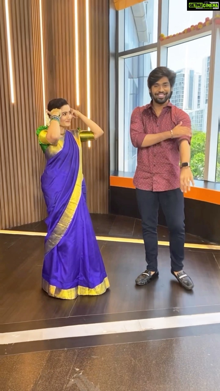 Srithika Instagram - Following the trend with @srithika_saneesh akka 🤩🥳🌟😎💯 . . . #dasara #keerthisuresh #srithikasaneesh #srithika #magarasi #mainaruvettikatti #followingthetrend #trendingreels #viral #trending #instareels #vjaswath #suntv MRC Nagar