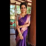 Srithika Instagram – The best color in the whole world is the one that looks good on you💜💜💜
.
Saree @fancy_by_parambhara 
Jewels @kabijewellery 
Bangles @varnudais 
.
#shooting #aaokkatiadakku #geminitv #hyderabad #purple #colour #purplecolor #silk #silksarees #saree #sareelove Hyderabad