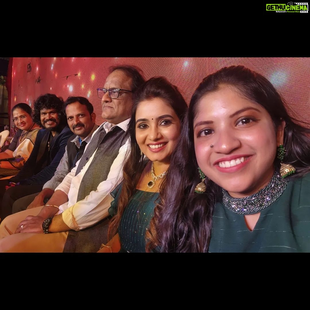 Srithika Instagram - Feeling so honoured and blessed to share the stage with a wonderful music director #Bharathwaj , singer Malathi, @alaina_sajith , @vm_mahalingam and @singer_diwakar (sorry bro missed your pic). Thank you so much #Tenkasi for your warmth welcome 🙏 . With @cinematic_luv . #show #singing #music #tenkasi #stageshow #musical #singers #musicdirector