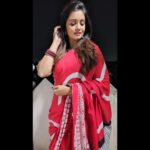 Srithika Instagram – The hot sun never revealed it’s summer, 
But her cotton saree does😎
.
Saree @varshini_sareez 
.
#saree #cottonsaree #cotton #summer #hot #comfortable #easy #easywear #enjoythesummer