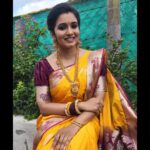 Srithika Instagram – “Some painters transform the sun into a yellow spot, others transform a yellow spot into the sun.” – Pablo Picasso
.
Saree @w2m_boutique 
Earring @kabijewellery 
.
#yellow #yellowsaree #aaokkatiadakku #telugu #serial #shoot #hyderabad Hyderabad