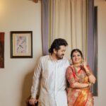 Srithika Instagram - "Smiles, laughter, and love - all in a single shot." The trending MAGARASI serial pair: @srithika_saneesh & @ssr_aaryann Outfit: @unikpondicherry Stylist: @kayalkumaran Photography: @weddingsbyskphotography Assisted: @st_kamal_official MuA: @honeylang_makeup_artist Assisted: @udhaya_makeup_world Location: @laureliavilla . Special thanks to @balajipuducherry @_kumaran_murugesan_ for support.. . #unikcreations #kayalkumaran #bridalblouse #bridesofinstagram #srithika #tamilactress #galatta #pondicherry #pondicherrydiaries #behindwoods #weddingsutraphotographyawards #weddingzin #ezwed #weddingphotographers #awpi #weddingsbyskphotography #authenticity #candidmoments