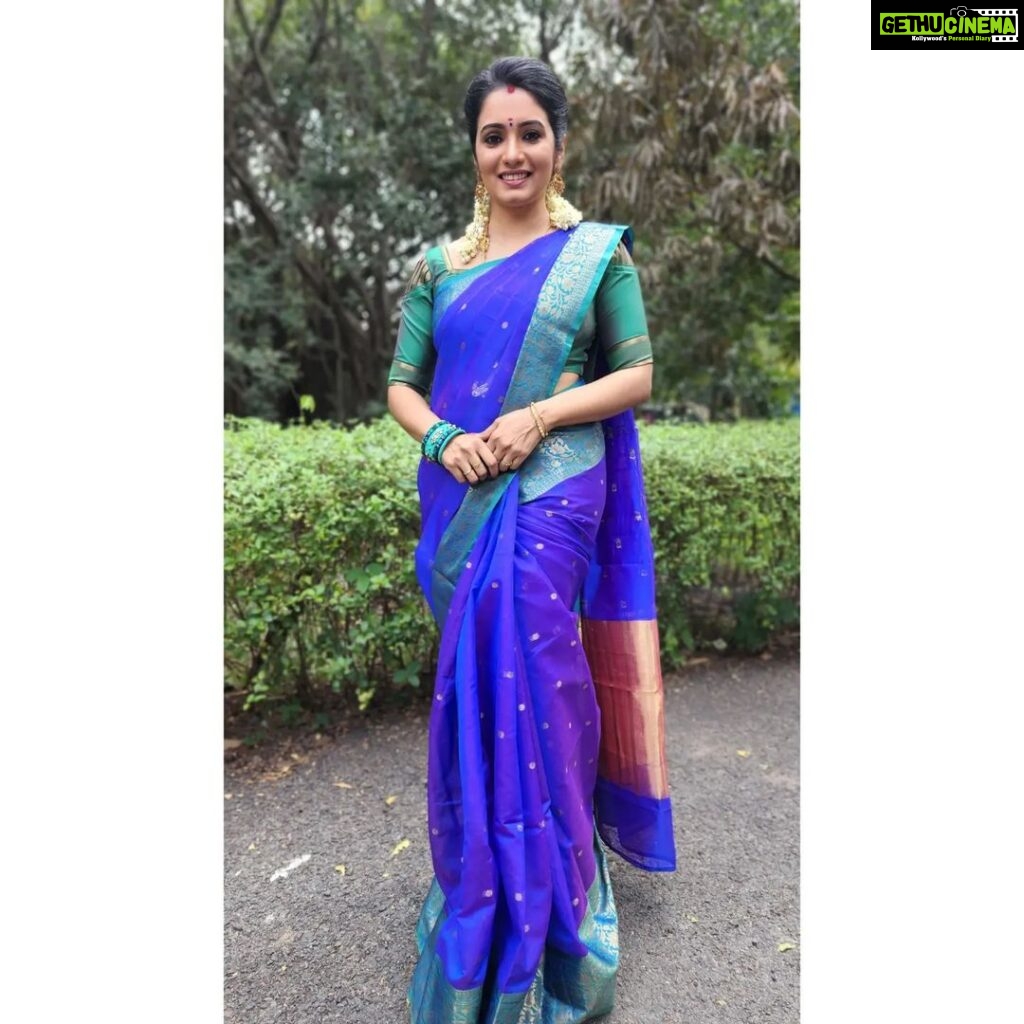 Srithika Instagram - Nothing makes a woman looks more beautiful like a saree does💙💙💙 . Saree @theuseeshop . #saree #sareelove #blue #beautifulcolor #lovely #posing #shoot #photos