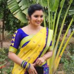 Srithika Instagram - How lovely YELLOW is! It stands for the sun! . Saree @annie_boutique55 . #aaokkatiadakku #geminitv #telugu #serial #teluguserials #yellowblue #saree #photoshootinbetween #shooting #workmode #hyderabad Hyderabad