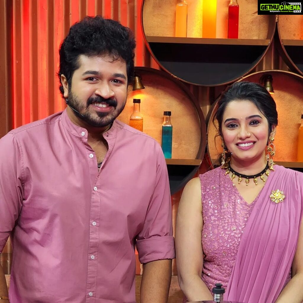 Srithika Instagram - Guess the show that we attended 😉 Coming soon in @suntv Don't miss the fun😎 . With @ssr_aaryann . #suntv #show #fun #comingsoon #guess #pink #samecolor #twinning Chennai, India