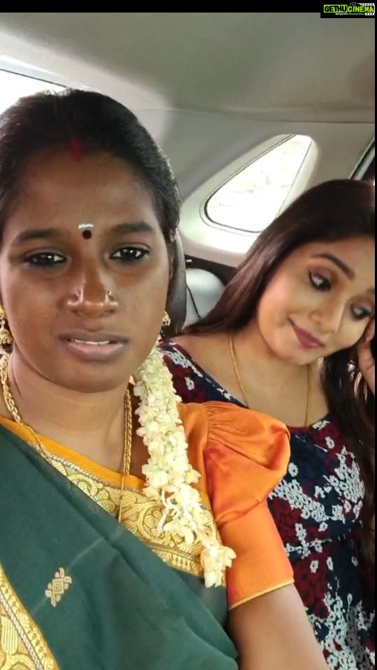 Srithika Instagram - SUNDARI nambitangga🤪🤪🤪 . With @gabrellasellus_official . #reel #tamil #tamilreels l #comedy #santhanam #funny #sundari #magarasi #sisters #lovely #suntv #suntelevision