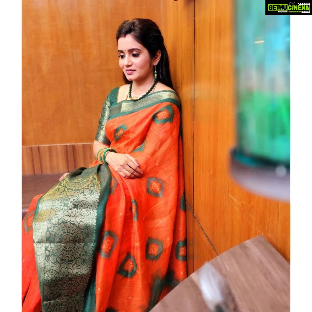 Srithika Instagram - ORANGE 🧡 is the color of autumn, spice form and design. Deepened, it become exotic and exciting. If ORANGE is your choice, you have abundant energy with an eye for structure and organization. Your social nature finds you surrounded by family and friends. . Saree @annie_boutique55 . #saree #orange #magarasi #photoshoot #comfortable #photoshootinbetween Chennai, India