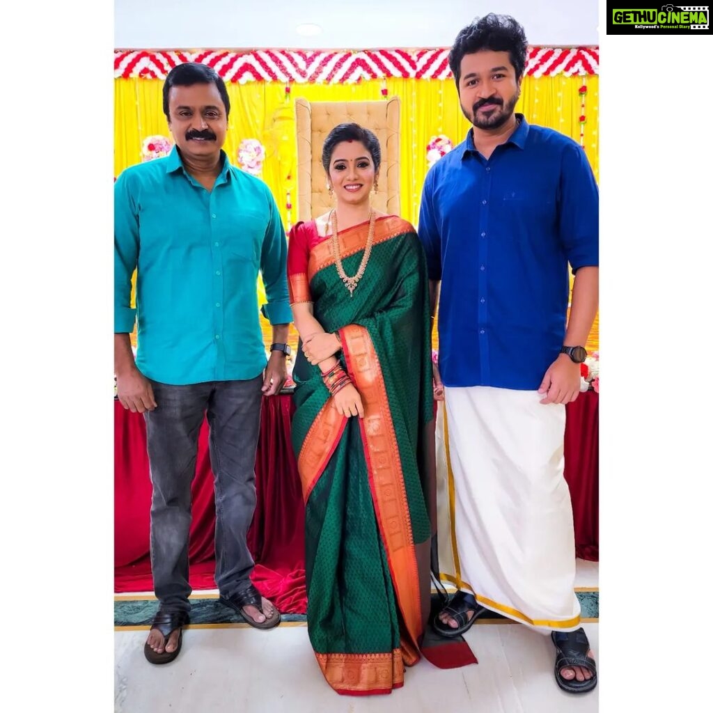 Srithika Instagram - “When the world is so complicated, the simple gift of friendship is within all of our hands.” — Maria Shriver #magarasi #suntv #sunnxt #television #serial #series #valaikappu #traditional #kadhiravan #bharathi #puvi #mama #maaplai #family #celebration #tamil #shootingspot #behindthescenes #thankyou #foryourprayers #foryoursupport #foryourlove #loveyouall
