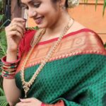 Srithika Instagram - Malli poo 🌸🌸🌸 . Saree @fancy_by_parambhara . Shot and edited by @ssr_aaryann . #mallipoo #song #reel #saree #green