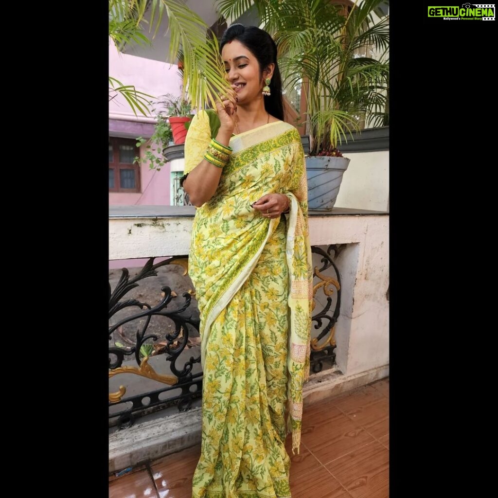 Srithika Instagram - "You can't go back and change the beginning, but you can start where you are and change the ending". . Saree @annie_boutique55 . #magarasi #suntv #shooting #shoot #chennai