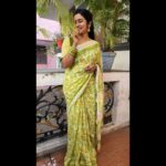 Srithika Instagram - "You can't go back and change the beginning, but you can start where you are and change the ending". . Saree @annie_boutique55 . #magarasi #suntv #shooting #shoot #chennai