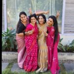 Srithika Instagram - Christmas celebration in #aaokkatiadakku set with my beautiful ladies @actress_sindhura , @actressowjanya , @honey_swapnaa, @vasudha_bebo Thank you so much for this yummy surprise Christmas cake 😘😘😘 And thanks a ton for the effort you guys have taken and I'm just drenched in your LOVE ♥️ Love you all ♥️♥️♥️♥️ . #merrychristmas #christmas #celebration #withfriends❤️ #lovelyladies #sweetfriends #surprise #cake #yummycake #blessed #thankinggod