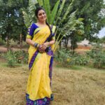 Srithika Instagram – How lovely YELLOW is! It stands for the sun!
.
Saree @annie_boutique55 
.
#aaokkatiadakku #geminitv #telugu #serial #teluguserials #yellowblue #saree #photoshootinbetween #shooting #workmode #hyderabad Hyderabad