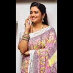 Srithika Instagram – Sunday is the time when you sir back reflect on all blessing that you have received.  Smile at all the good things that you are enjoying😉
.
Thank you @annie_boutique55 for the most comfortable saree♥️♥️♥️
.
#sunday #familytime #funtimes #fun #relaxingtime #enjoy Chennai, India