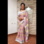 Srithika Instagram – Sunday is the time when you sir back reflect on all blessing that you have received.  Smile at all the good things that you are enjoying😉
.
Thank you @annie_boutique55 for the most comfortable saree♥️♥️♥️
.
#sunday #familytime #funtimes #fun #relaxingtime #enjoy Chennai, India