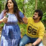 Srithika Instagram - India ngradhu nalla per dhane sir?? 🤣🤣🤣 With : @srithika_saneesh Video : @nirmalamuthuswami #santhanam #santhanamcomedy #india #comedy #tamil #tamilcomedy #trending #trendingreels #photoshoot #behindthescenes #work #actor #thankyou #foryoursupport #foryourlove #loveyouall