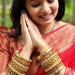 Srithika Instagram - There is a SHADE OF RED for every women ❤️❤️❤️ . Saree @useeshop_web Bangles and broach @nfb_creationz Chain and earring @sd_wholesale_jewelrys . Video shot and edited @ssr_aaryann . #red #saree #bangles #photoshoot #chain #traditional #favorite