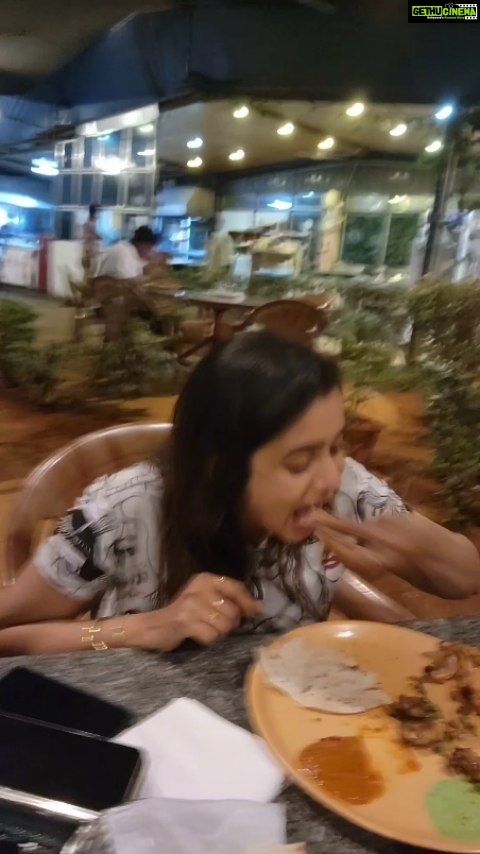 Srithika Instagram - Saapta Odane Thookam Vandhrudhu, Naanga Enna Panradhu?? 🤣🤣🤣 With : @srithika_saneesh #trending #trendingreels #trend #tamil #comedy #tamilcomedy #staytuned #thankyou #foryoursupport #foryourlove #loveyouall