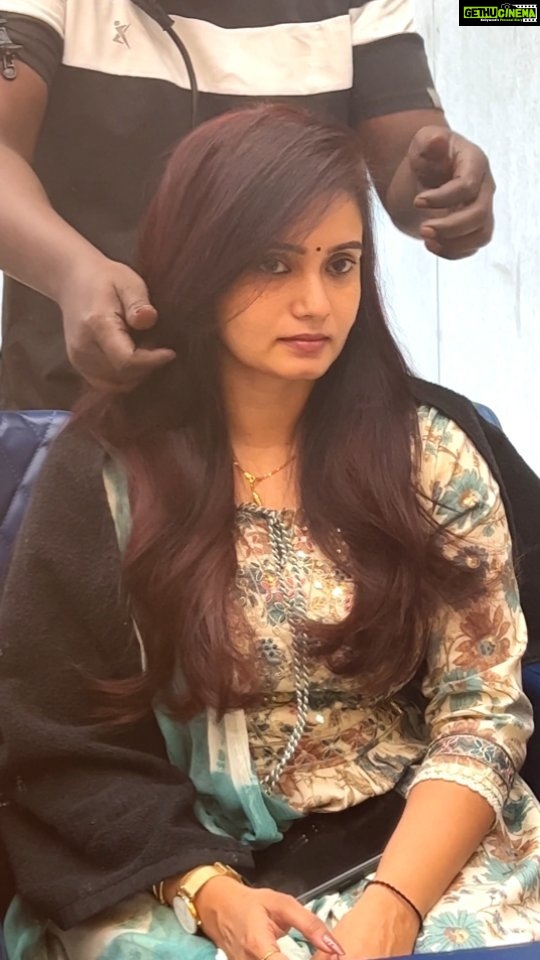Srithika Instagram - That smile though !!! Here is her excitement of how excited she was and how happy she was with the results!! #HairColor #HairGoals #HairTransformation #HairMakeover #ColorfulHair #Vibrantcolour #Highlights #FashionColor #HairTrends #creativecolor . For Appointments Contact: 70927 79777 or DM Us . . Location: No: 1855, 1st Floor, 6th Avenue, Annanagar West, Chennai - 600040 . . #studieo7salon #signaturelounge #annanagar #nails #skincare #bridalmakeup #makeover #women #men #hairstyle #hairrituals #manicure #pedicures.