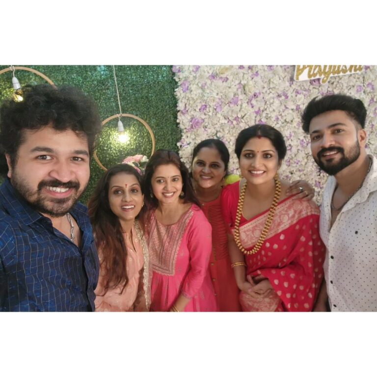 Srithika Instagram - Yesterday's story 😍😍😍 Attended this gorgeous lady @divya_shridhar_1112 baby's naming ceremony❤️❤️❤️ . With @ssr_aaryann @vijayy_official @iamswethatamil @ammuramachandran @nirmalamuthuswami @paprighoshofficial . #namingceremony #babygirl #baby #friends #meetup #funfilled #gorgeous #cutiepie #friendship #friendshipforever
