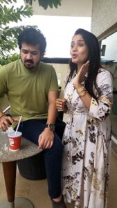 Srithika Instagram - Throat konjam damage😭
.
With @ssr_aaryann
.
Video @nirmalamuthuswami 
.
#keerthysuresh
#dhanush 
#reels 
#fun
#magarasi 
#suntv 
#comedy 
#thodari
#train
#tamilcomedy 
#tamilcinema