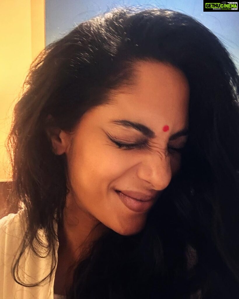 Sriya Reddy Instagram - Once you make a decision, the universe conspires to make it happen ! Hyderabad