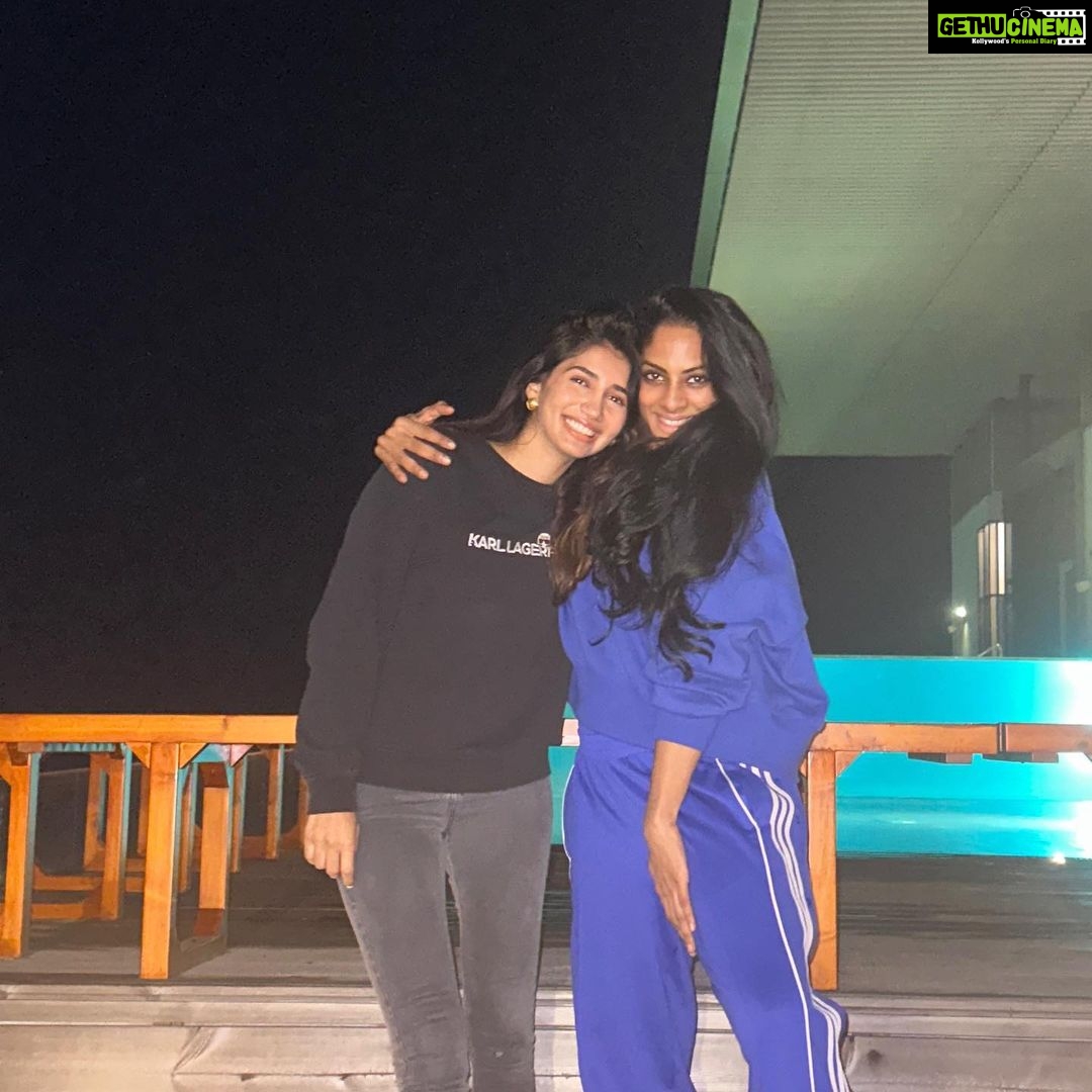 Sriya Reddy Instagram - My beautiful friend @tanvishah91 missed our hansu ! ❤️🧿