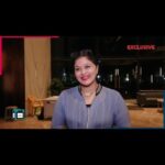 Sudha Chandran Instagram - 🤩 #Doree #tellychakkar chit chat with Sudhaa mam about her character in doree upcoming serial on @colorstv stay tuned for more updates ❤ Like 💬 comment📱📲 share🔖tag 👉follow update's 👉 turn on 🔔 notifications #sudhaachandranians 🇸 🇺 🇩 🇭 🇦 🇦  🇲 🇦 🇲  🇦 🇷 🇲 🇾💪 @sudhaachandran_world @sudhaachandran_world @sudhaachandran_world   #inspiration #reallifeheroine #royallady #happyonam #sudhamam💓 #queen #evergreen #pretty #sudhaachandran #sudhamamarmy #sudhachandran #sudhachandranfanpage #barathanatyam classicaldance #no1kodalu #zeetelugu #colourstv #yamini #trending #no1kodalu🏆 . . #crimealert #seema #nagin6 #bekaaboo
