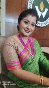 Sudha Chandran Instagram - first time on my reels....raviji my patiji..... Cameo role mein ...kaisa laga... . . .#dangaltv#bekaaboo#tellychakkar #sudhaachandran #nagin #colorstv #colourtv #naagin6 #zee5 #zeetelugu #reelsgram #reelsvideo #balajitelefilms #voot #dance #tending #instagram #bollywood #reels #india #comedy#enterr10#trendingreelsvideo#trendingreels #dancereels #bollywood #lifestyle#@kalpanathore @sumitsenapati5558 @vijay.lokhande.372 @rina_mane25
