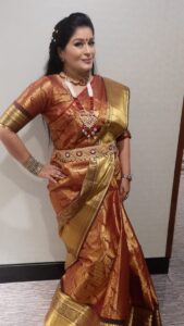 Sudha Chandran Instagram - On insistence from my makeup artist Dharmender tripathhi
dptbeautyzoneandtraining center.....yeh reel ban gaya.....#tellychakkar#dangaltv#bekaboo#sudhaachandran#nagin#naagin6#zee5#zeetelugu#reelsgram#reelsvideo#balajitelefilms#voot#dance#trending#instagram#bollywood#reels#india#comedy#enterr10#trendingreels#trendingreelsvideo #dancereels#bollywood#lifestyle