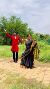 Sudha Chandran Instagram - A dream come true, dancing with Dancing queen @sudhaachandran Ma’am ❤️🧿 
#sudhachandran #yuvraajparashar #dance #reels