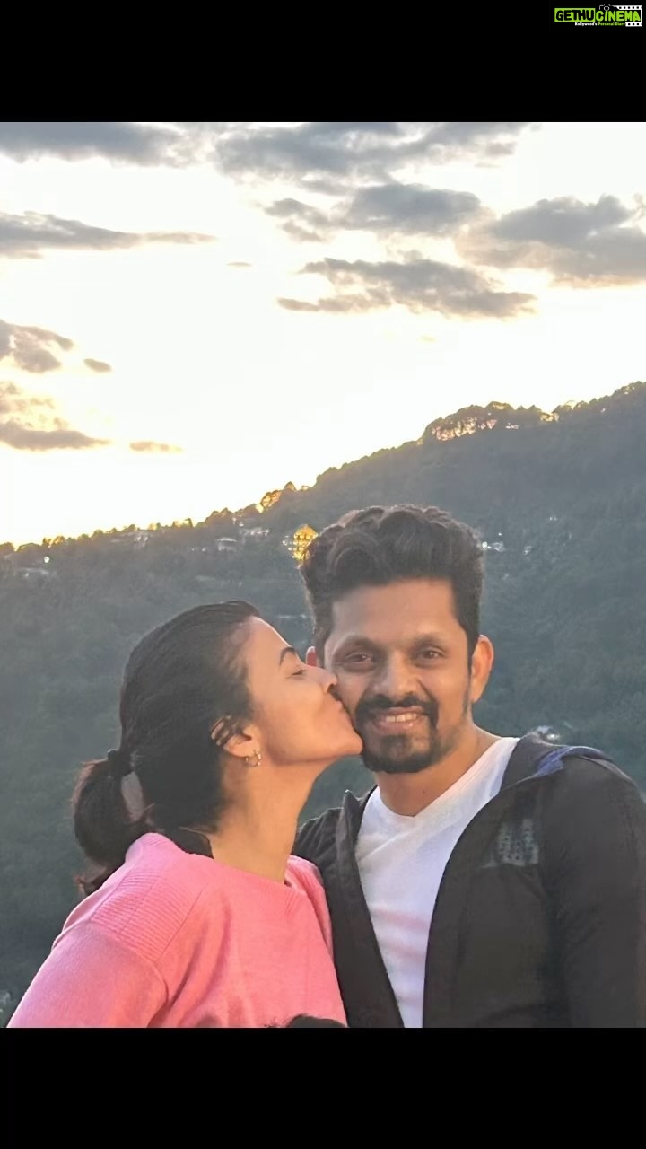 Suhasi Dhami Instagram - Vacationsssss๐๐๐๐๐ @jaisheeldhami @snehashah051281 @kabir.j.dhami @aashe_shetty