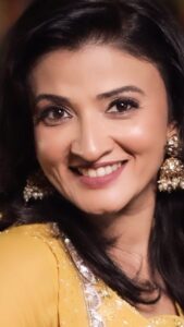 Suhasi Dhami Instagram - Caption 🙄🙄🙄🙄 
@9_coloursevent_official 
 
Make up : @viraj_makeover_official 

Outfit : @asbaabofficial 

Jewellery: @drishika_collection 

Captured : @godfather_click_