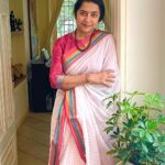Suhasini Maniratnam Instagram – Always a fan of handloom cotton weaves.