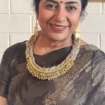 Suhasini Maniratnam Instagram - Today’s shoot for Galatta. Thank you @manjushaa_jewelry @soundarya83 for the lovely jewels and @suhasinihasan ( from my wardrobe ) for the saree. 🤣🤣🤣🤣