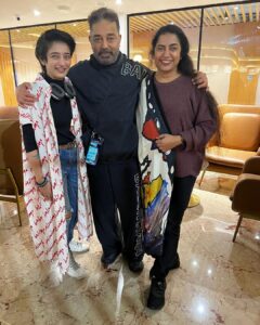 Suhasini Maniratnam Instagram - Leaving on a jet plane.  And who I run into. …..Family (and what E at that ) on the same flight.  Surprises are too wonderful.
