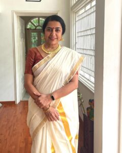Suhasini Maniratnam Instagram - Onam at menons( Latha & Rajiv )  Always special. Delicious traditional heartwarming and loving . onaashaamsgagal.