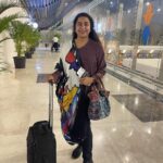 Suhasini Maniratnam Instagram - Leaving on a jet plane. And who I run into. …..Family (and what E at that ) on the same flight. Surprises are too wonderful.