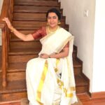 Suhasini Maniratnam Instagram - Onam at menons( Latha & Rajiv ) Always special. Delicious traditional heartwarming and loving . onaashaamsgagal.