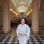 Suhasini Maniratnam Instagram - Happiness in abundance and togetherness. My reference group as experts would say. Love you all especially Poonam