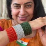 Suhasini Maniratnam Instagram – Beautiful gesture by our staff bhanu, Gunaa,krishnammaal and ammu.  Look at the beautiful bangles they got me.  Also தேன் மிட்டாய் கமர்கட் கோக்கோ மிட்டாய் ❤️❤️❤️❤️
