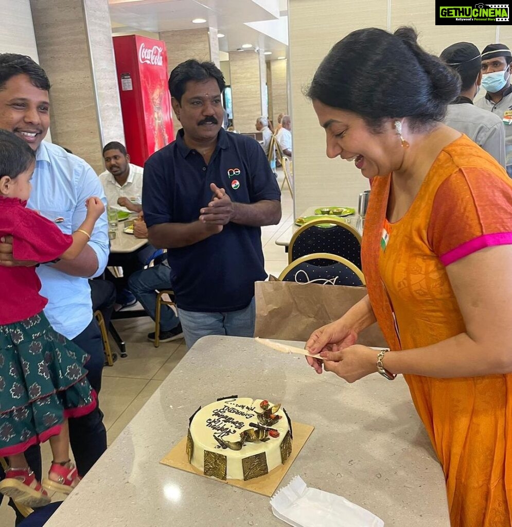 Suhasini Maniratnam Instagram - What did I do today ? I took madras talkies staff and home staff for breakfast to Maris with my immediate family Amma appa radha gopi raji. It was endearing and delightful