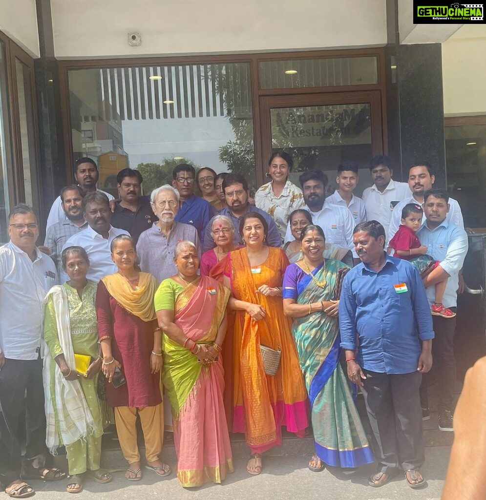Suhasini Maniratnam Instagram - What did I do today ? I took madras talkies staff and home staff for breakfast to Maris with my immediate family Amma appa radha gopi raji. It was endearing and delightful