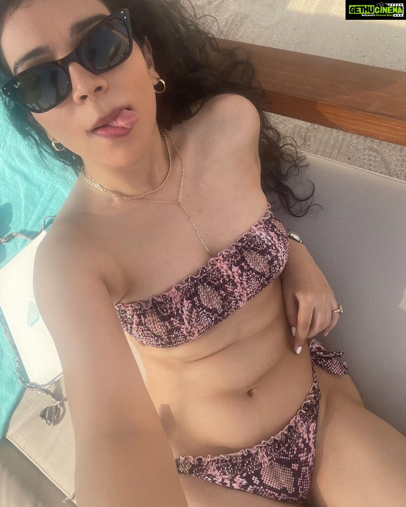 Sukirti Kandpal Instagram - A Boeing a beach and a 👙. Wishful thinking and why not . 🐈‍⬛👑