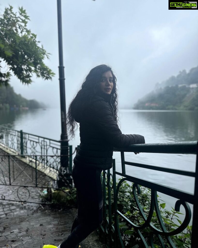 Sukirti Kandpal Instagram - Weather 🌫 Uttrakhand- The state of heaven