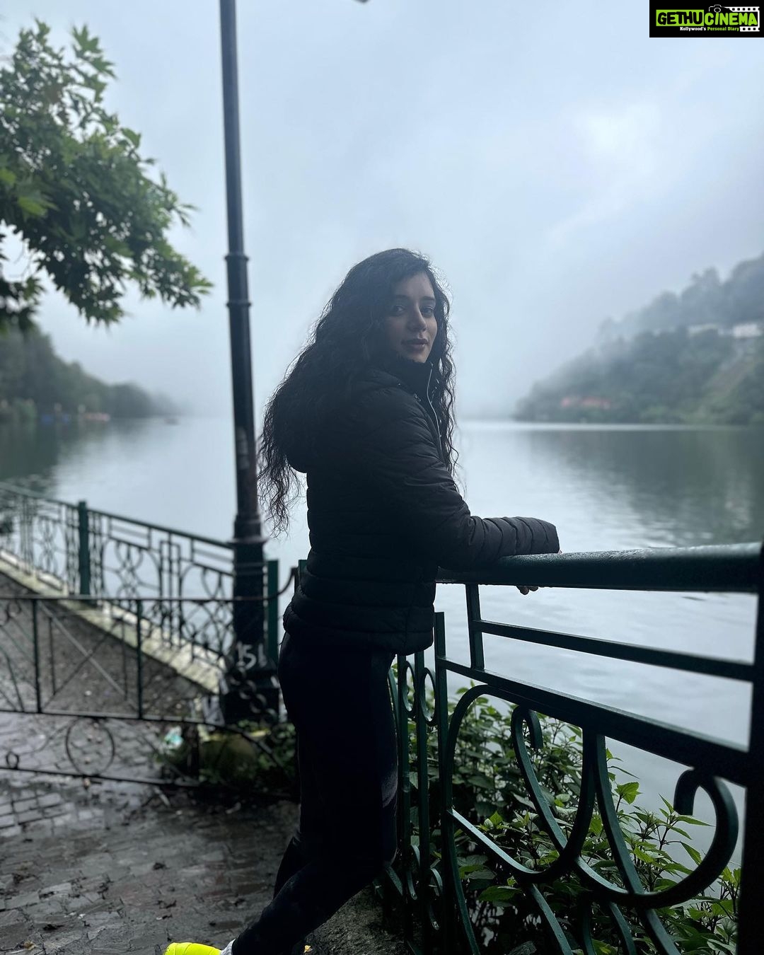 Sukirti Kandpal Instagram - Weather 🌫️ Uttrakhand- The state of heaven