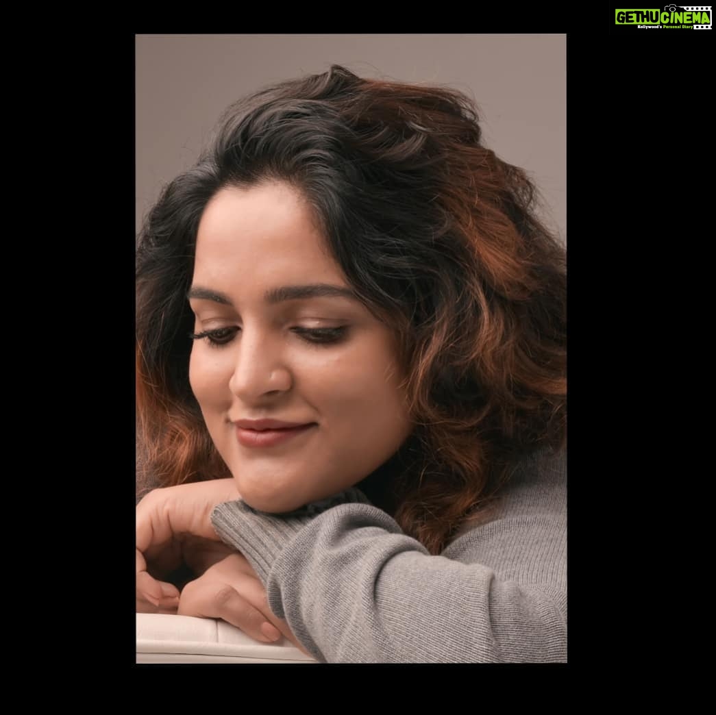 Sukrutha Wagle Instagram - What makes you happy within? . .. Click by @prithvikrishnamridangam . . #sukrutha #sukruthawagle #sukrathawagle #sukrutawagle #sukrutha_wagle #sukruta #sukrata #actressSukrutha #southactress #suku