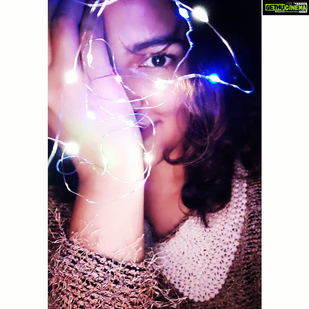 Sukrutha Wagle Instagram - Small things make big difference ☺️☺️☺️☺️ . . #sukruthawagle #sukrutha #bangaloreinfluencers #contentcreator #actress #actressSukrutha #lifequotes #southactress