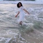 Sukrutha Wagle Instagram – One of my favourite song 😍
.
.
#sukrutha #sukruthawagle