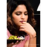 Sukrutha Wagle Instagram - Food is life 🤗 Do u agree friends? . . Click @costlyzphotography . . #sukrutha #sukruthawagle #sukrathawagle #sukrutawagle #sukrutha_wagle #sukruta #sukrata #actressSukrutha #southactress #suku